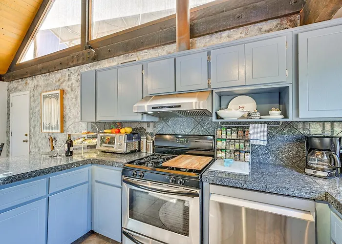 Red Rock Retreat Walk To Hiking Trails Holiday home