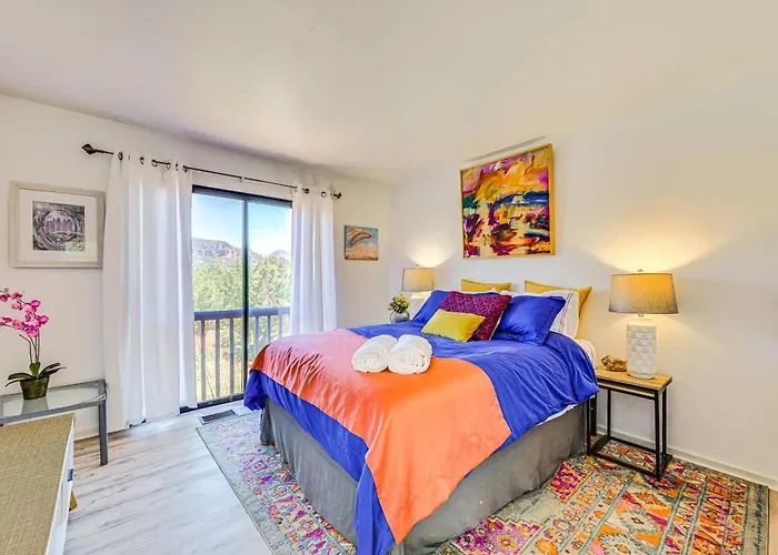 Red Rock Retreat Walk To Hiking Trails Holiday home *
